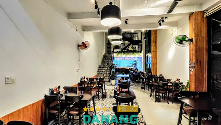 Beef Station Bistro: 206 Lý Tự Trọng, Hải Châu