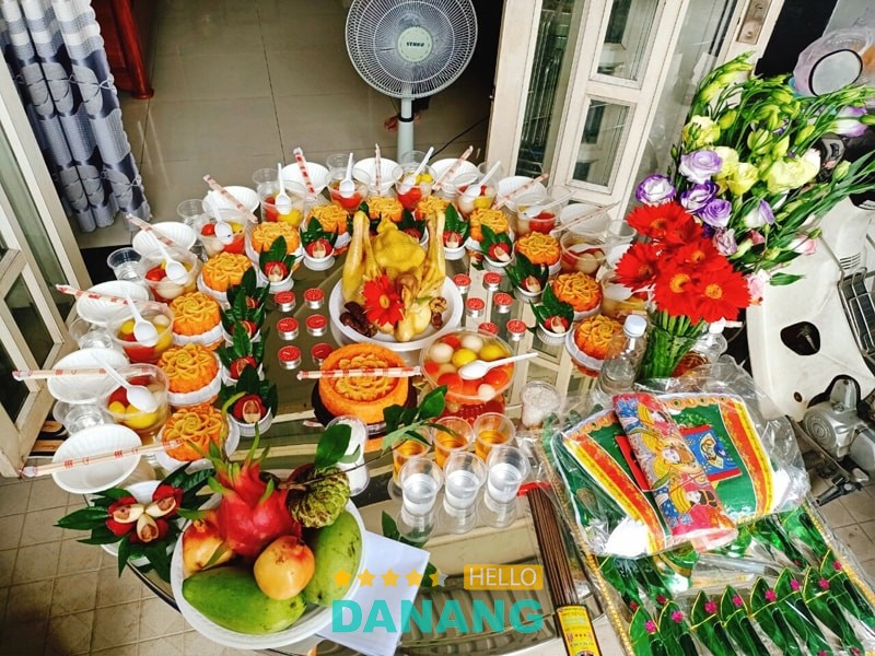Mâm lễ Khánh Linh