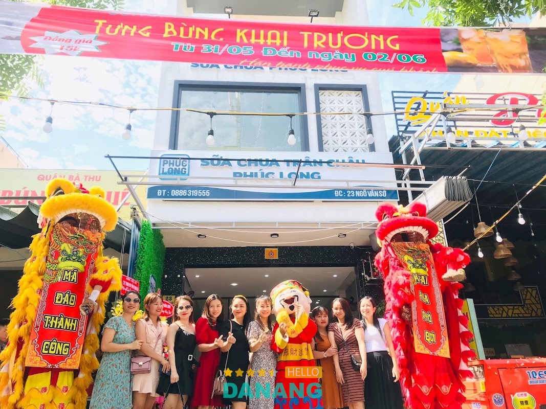 Đội múa lân khai trương tại Đà Nẵng