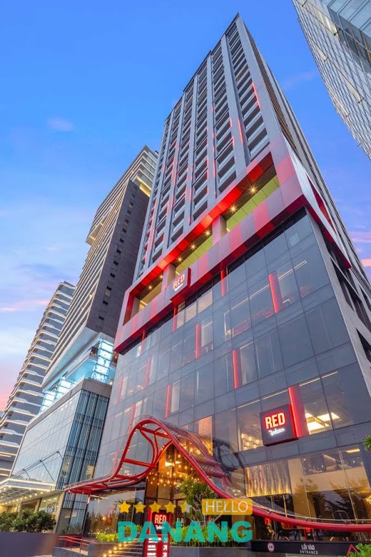 Radisson RED Đà Nẵng bên biển