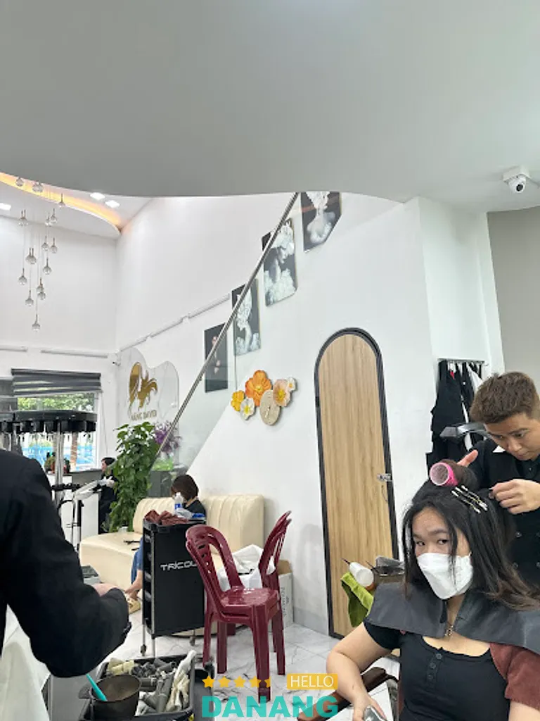 Năng David Hair Salon: 131 Hùng Vương, phường Tam Kỳ