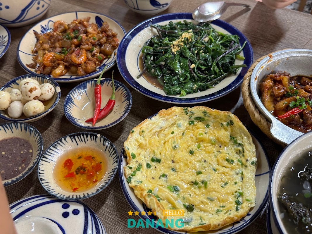 Món cơm tại Nhà Hàng Tam Kỳ