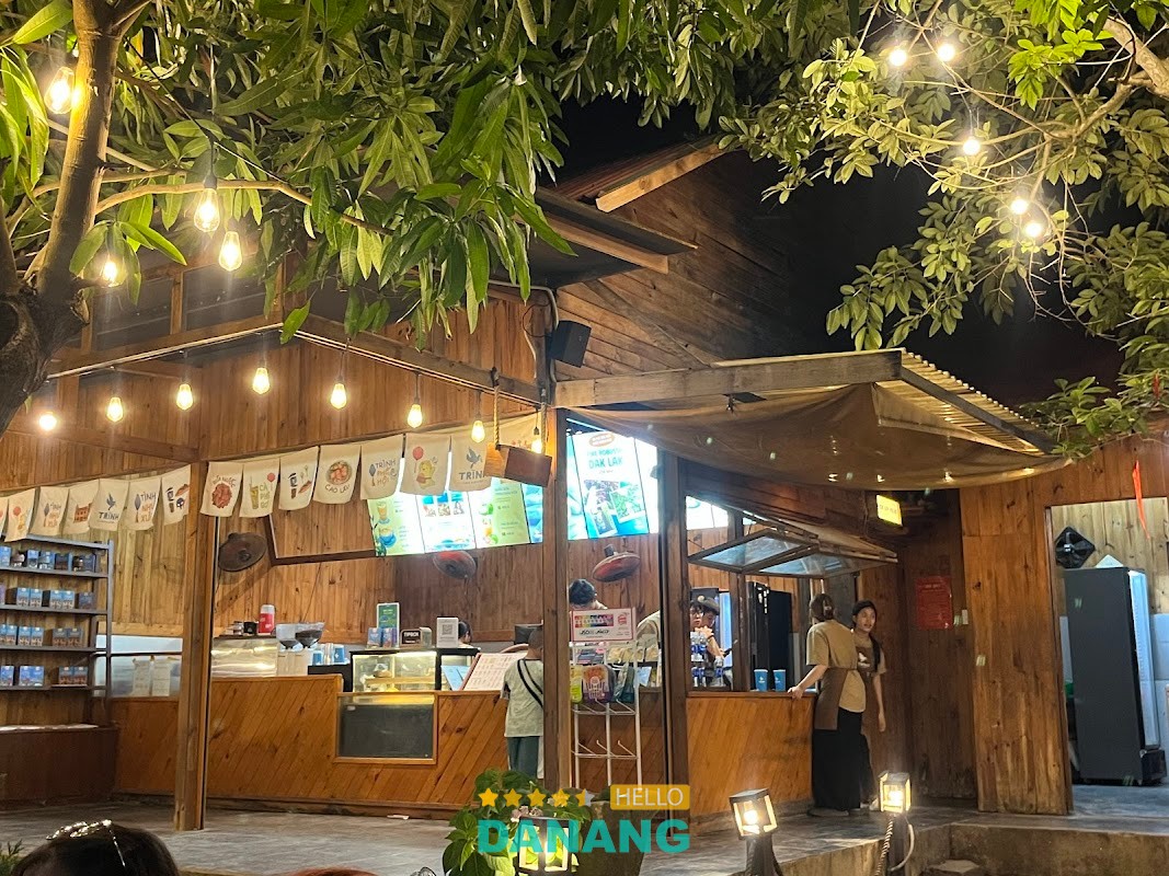 Trình cafe & bistro Hội An – Đường Ven sông Cẩm Nam, Hội An, Đà Nẵng, Việt Nam