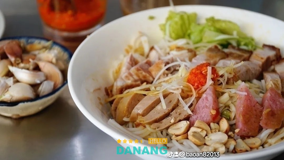 Bún Mắm Hồng Heo Quay - Trần Kế Xương hình ảnh 2
