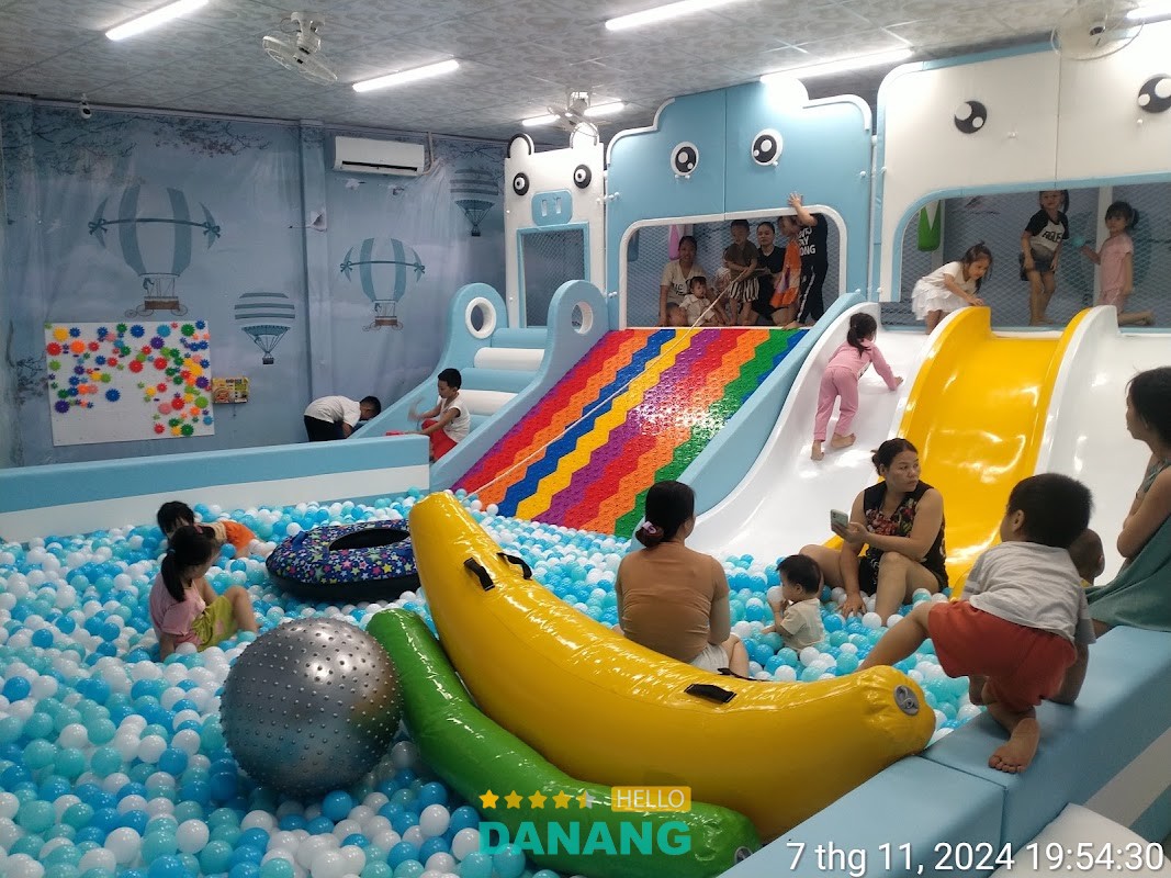 Khu vui chơi trẻ em Cafe ĐQ Hòa Khánh