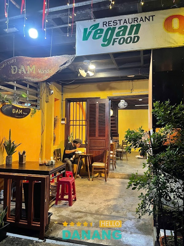Quán Chay Đạm ( Bà Đạm vegetarian cafe )