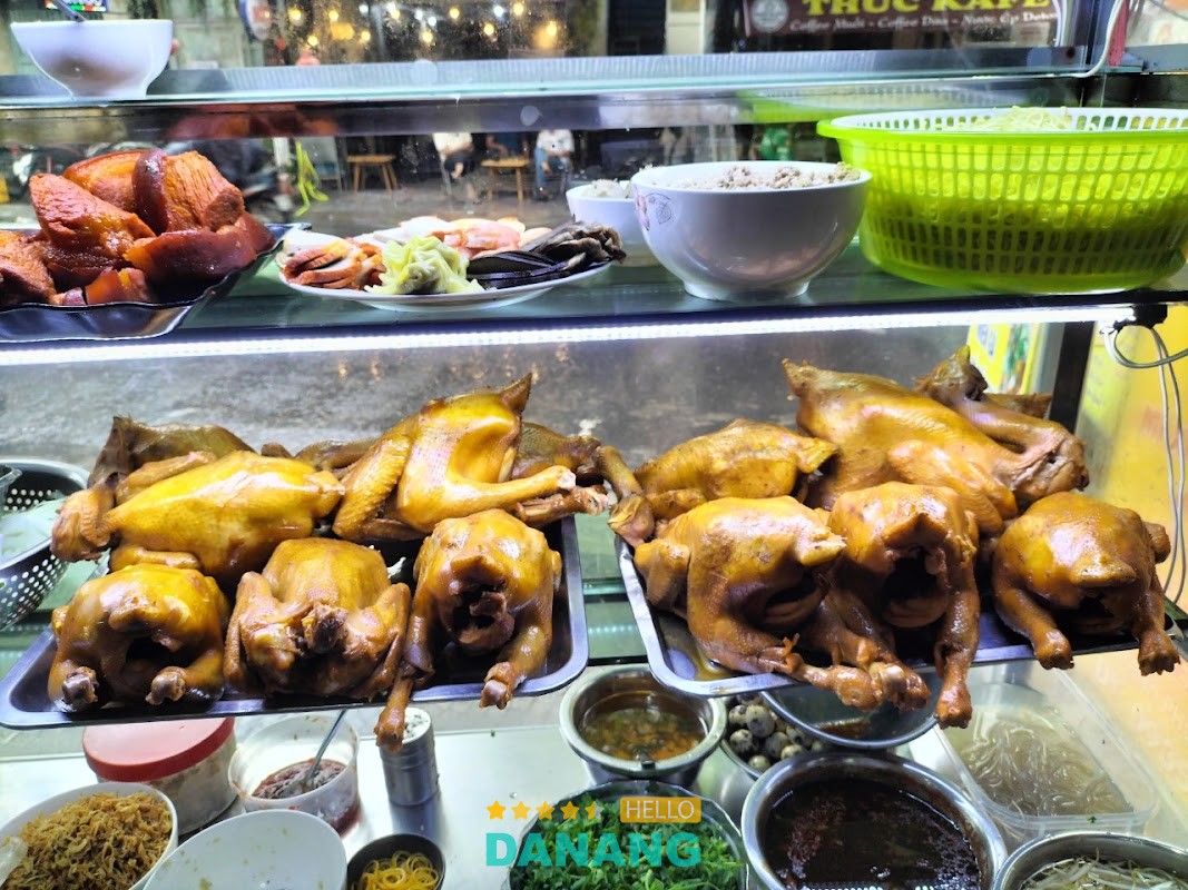 Cơm gà Tài Ký hình ảnh 2
