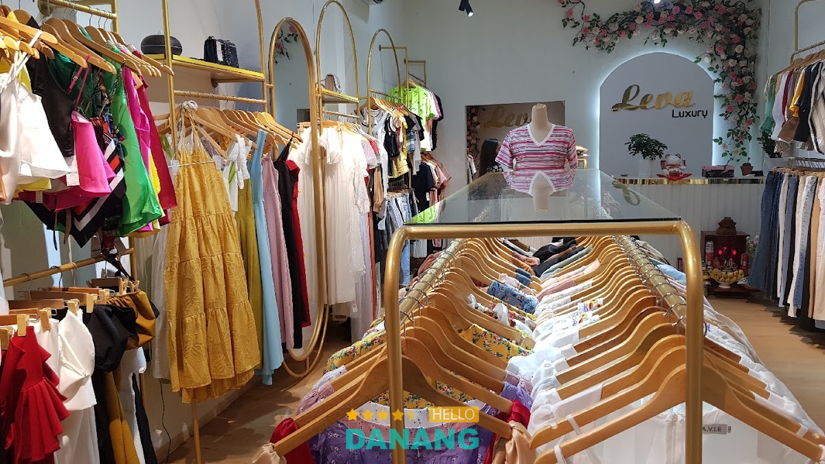 Mẫu thời trang nữ Leva Luxury