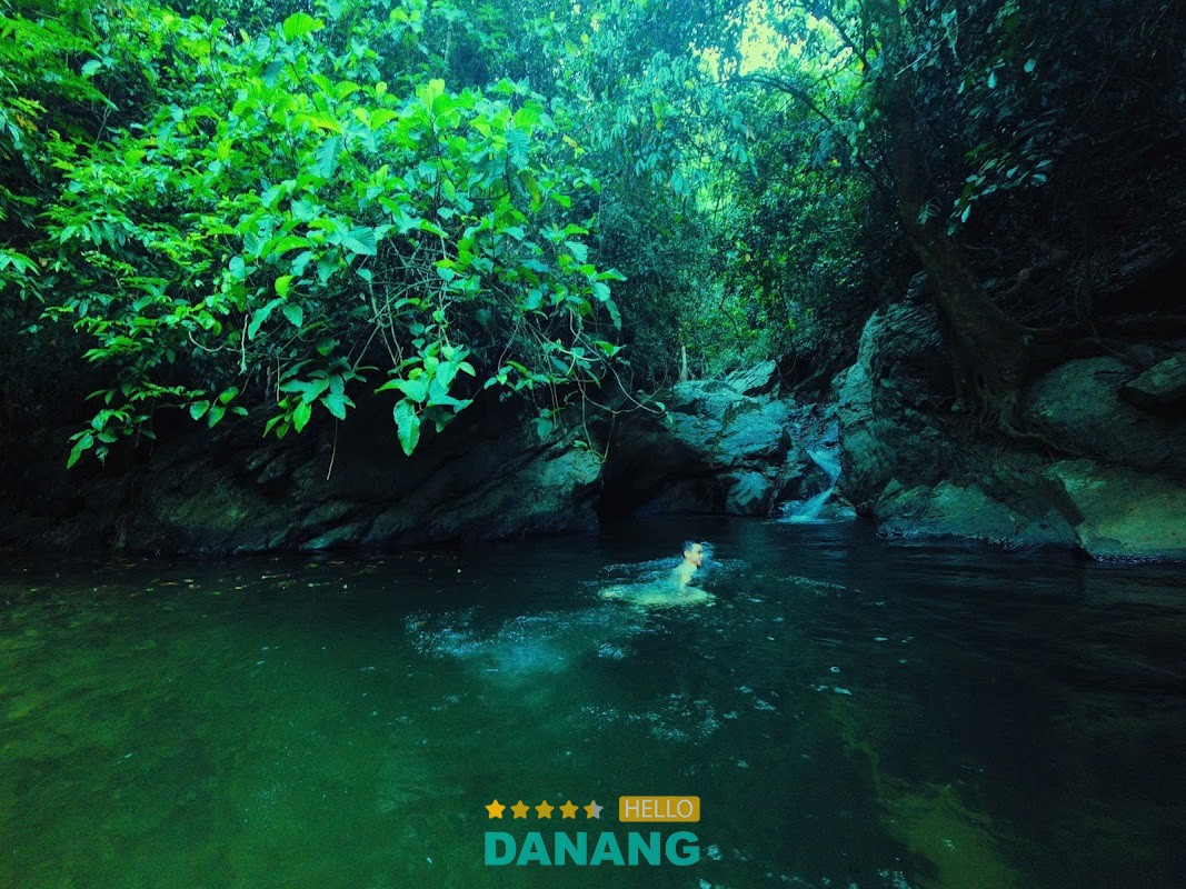 Cảnh quan Suối đá hang Đà Nẵng