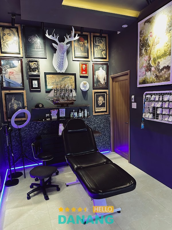 Dịch vụ tattoo và piercing tại Venus
