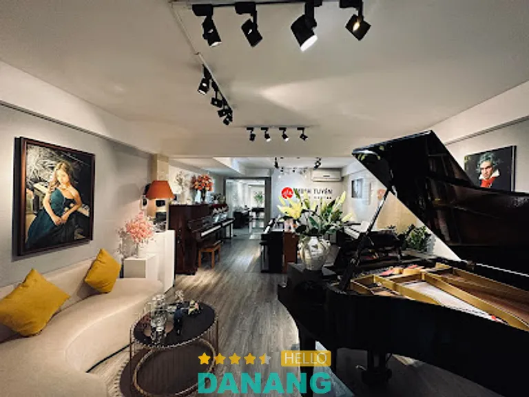 Trung tâm Âm Nhạc Minh Tuyền: 07 Bình Minh 2, P. Hải Châu